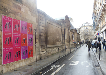 La Petite Robe Noir fait un retour... tenez vous prêt... tout en couleur!